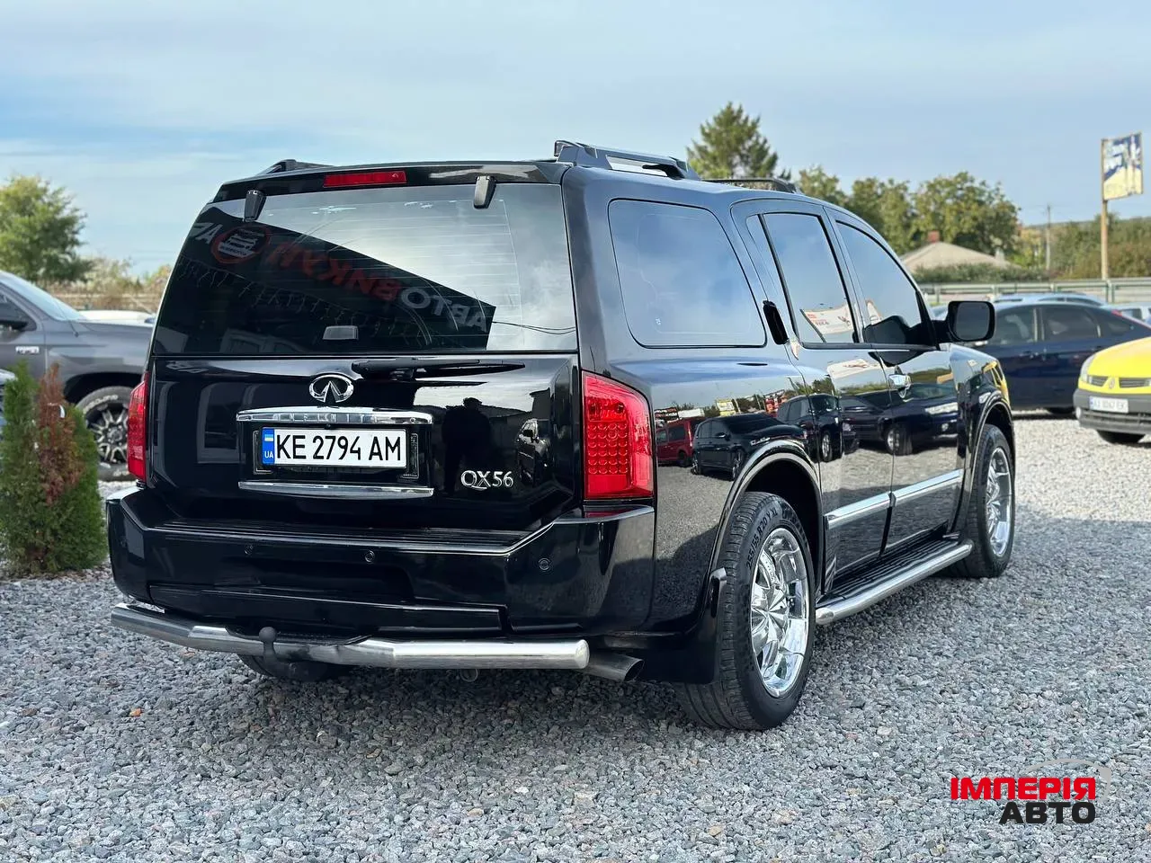 Infiniti QX56 - фото 3