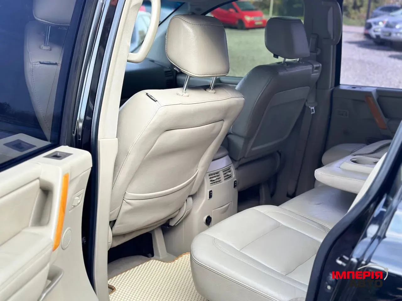 Infiniti QX56 - фото 7