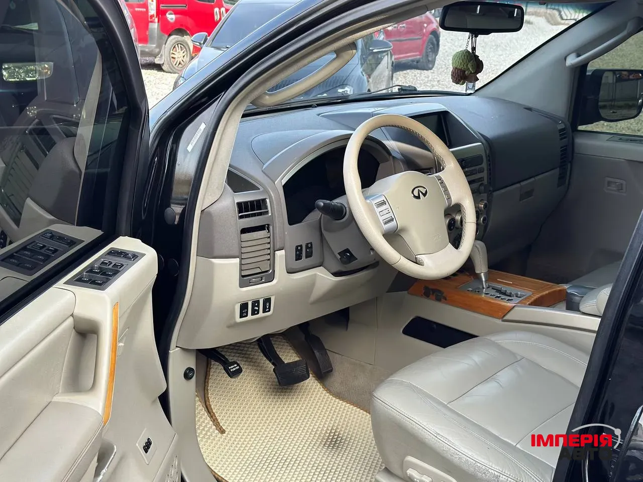 Infiniti QX56 - фото 5