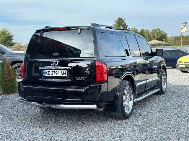 Infiniti QX56 - фото 3