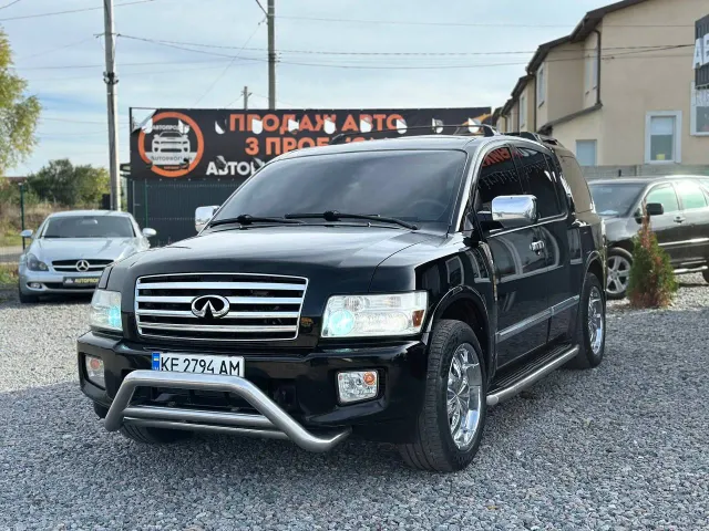 Infiniti QX56 - фото 2
