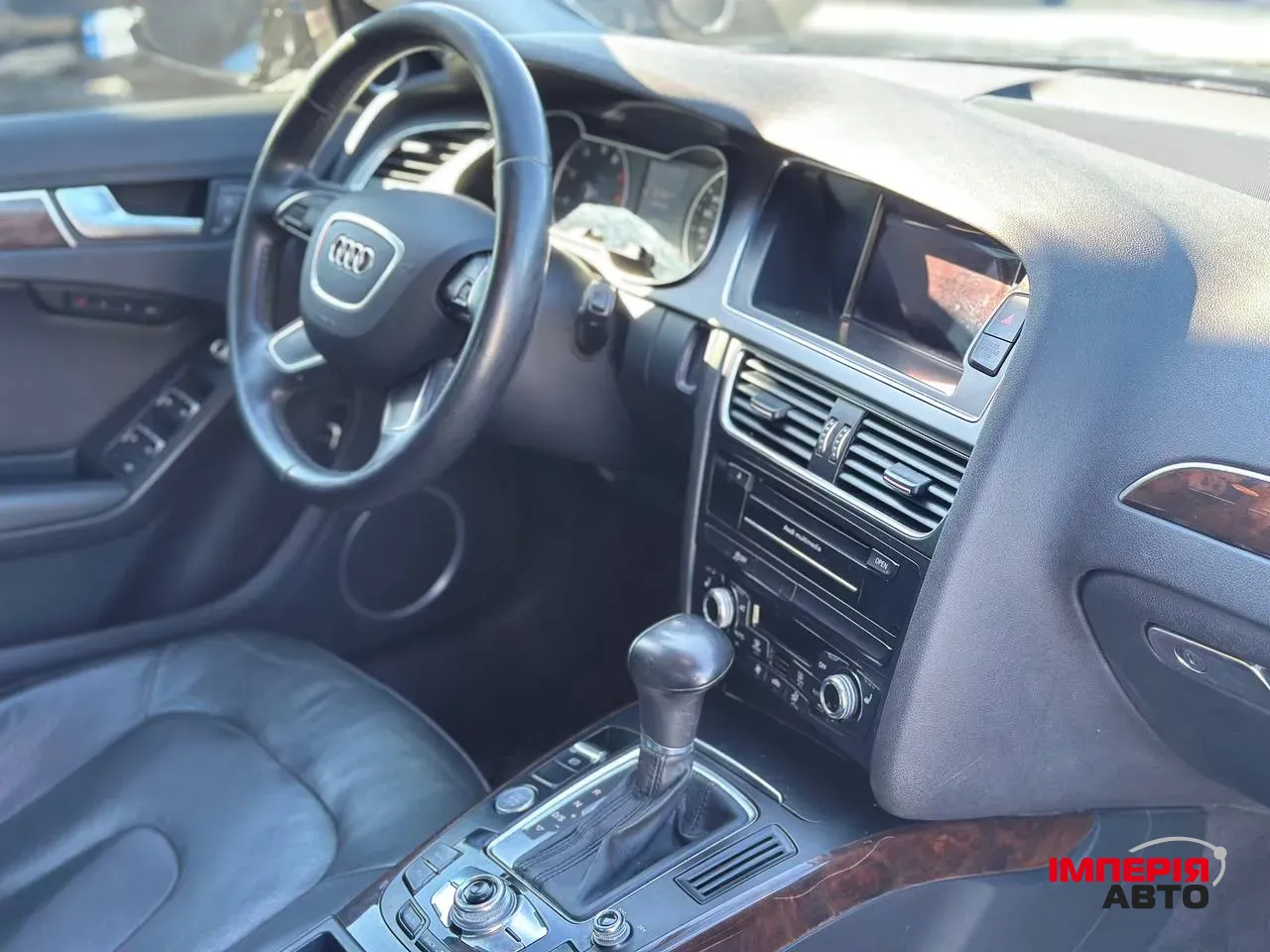 Audi A4 - фото 7