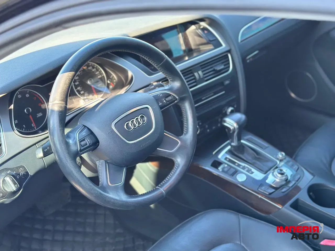 Audi A4 - фото 6