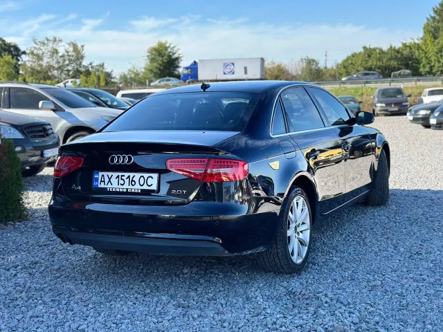 Audi A4 - фото 1