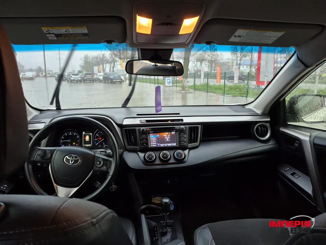 Toyota RAV4 - фото 8