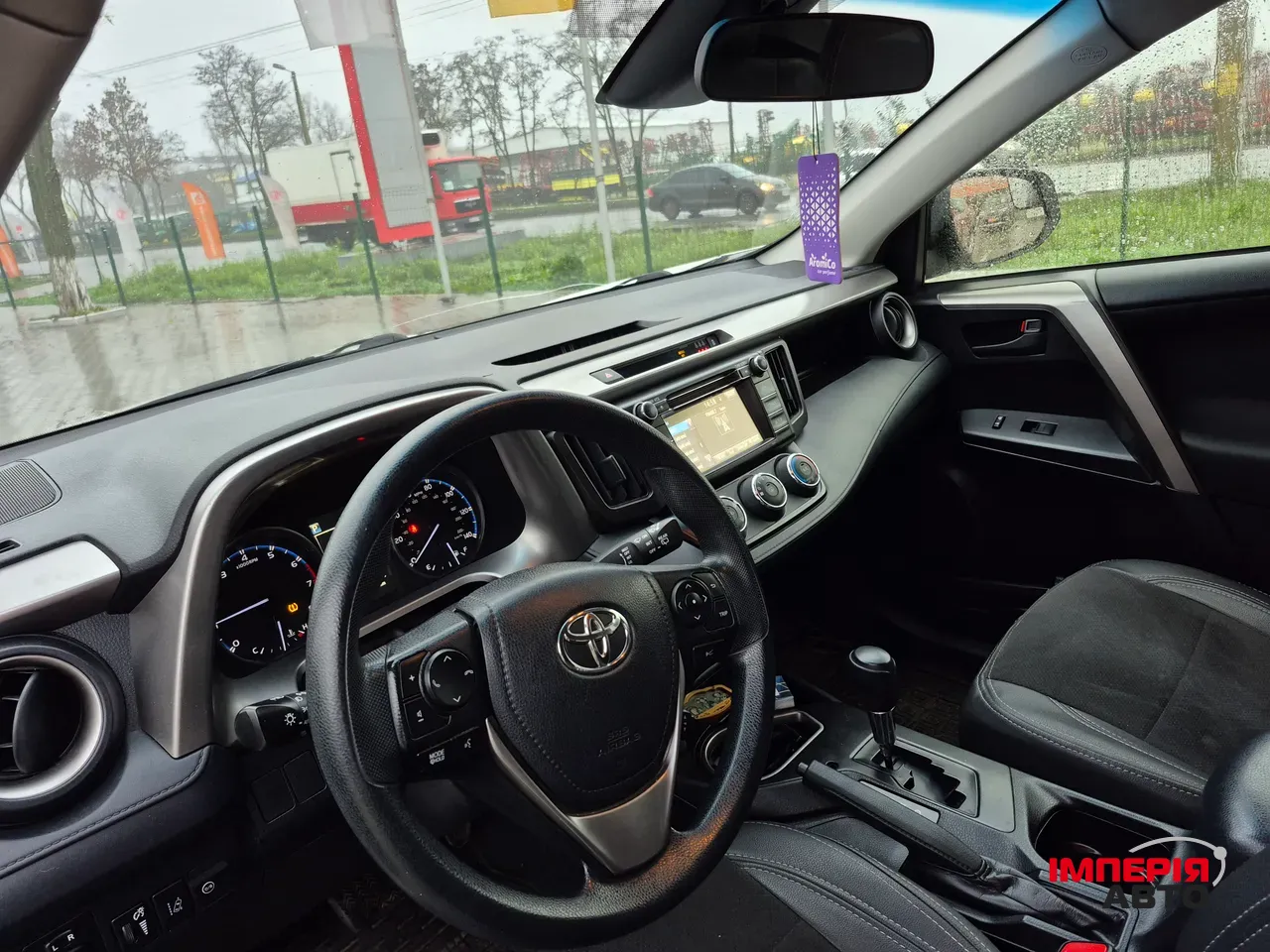 Toyota RAV4 - фото 10