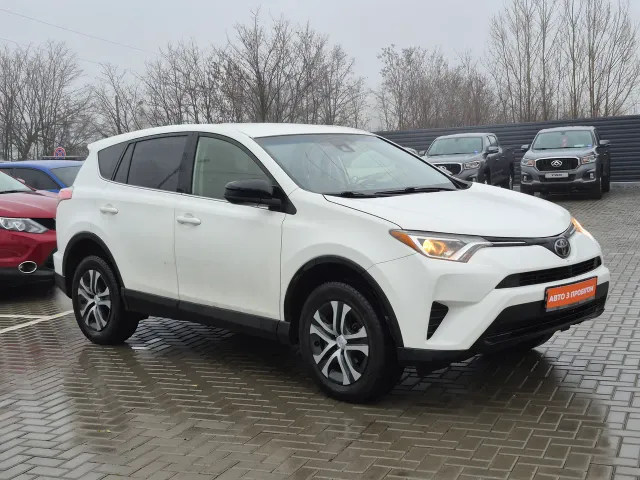 Toyota RAV4 - фото 3