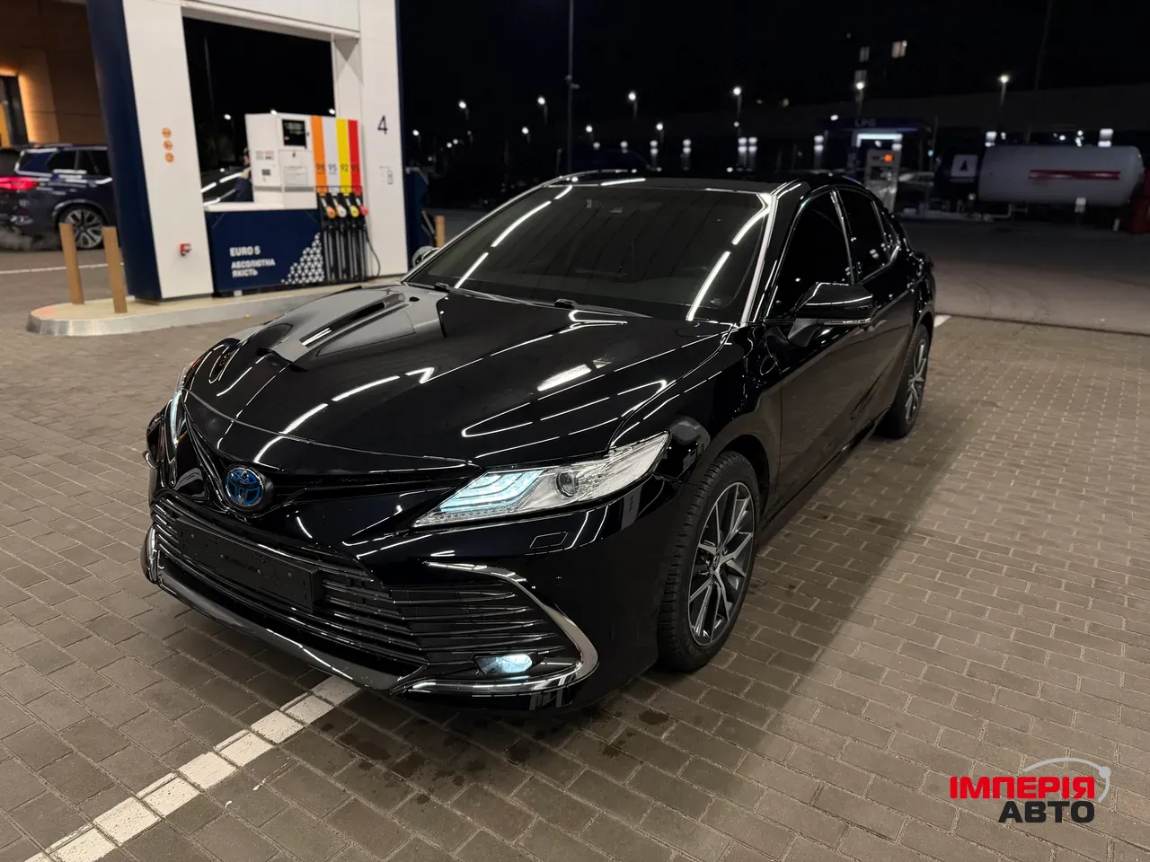 Toyota Camry - фото 4