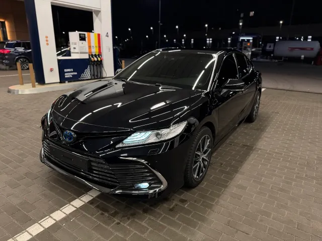 Toyota Camry - фото 4