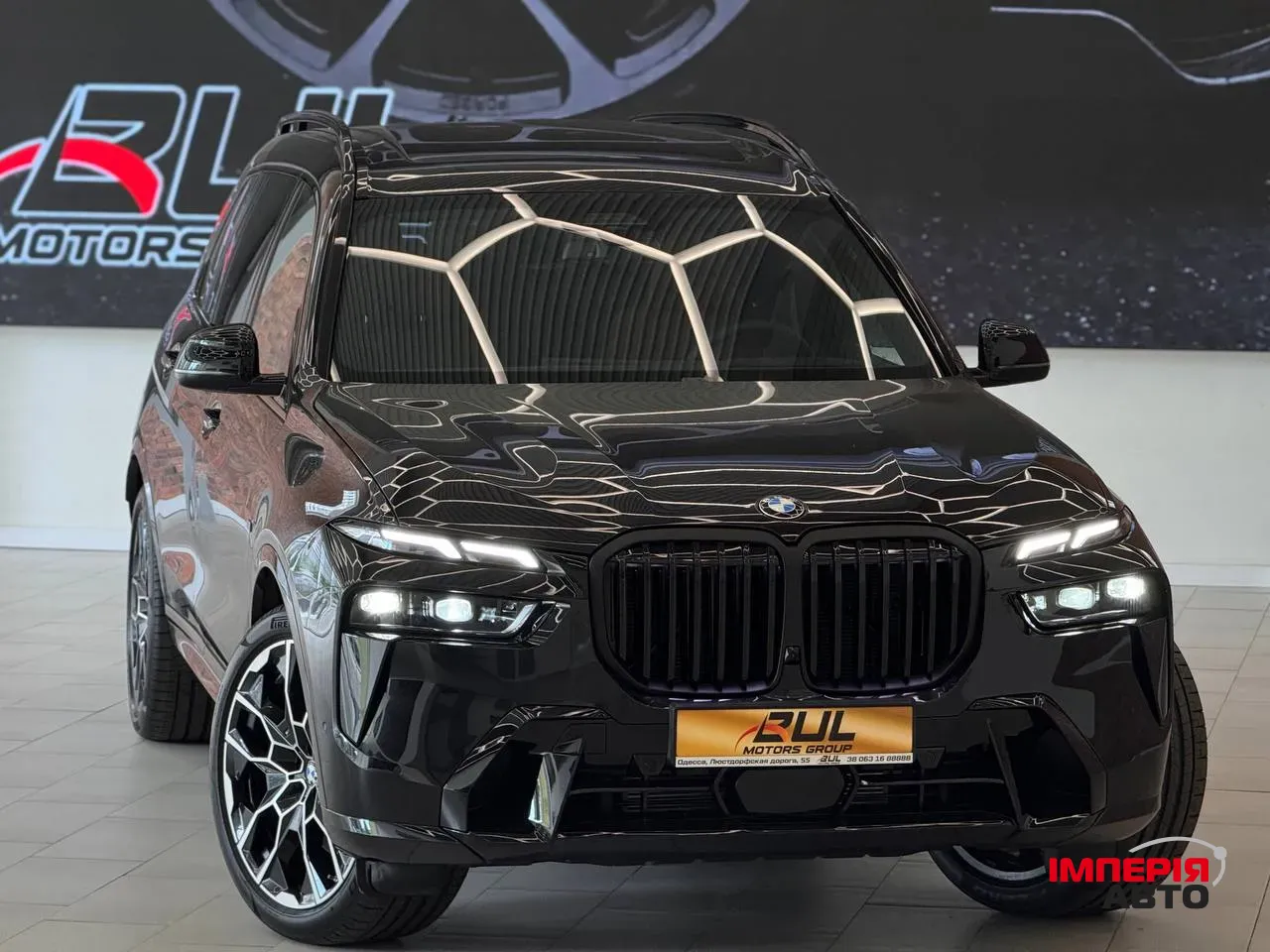 BMW X7 - фото 1