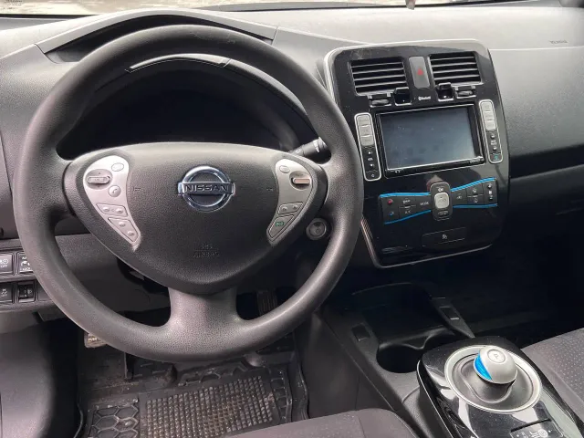 Nissan Leaf - фото 5