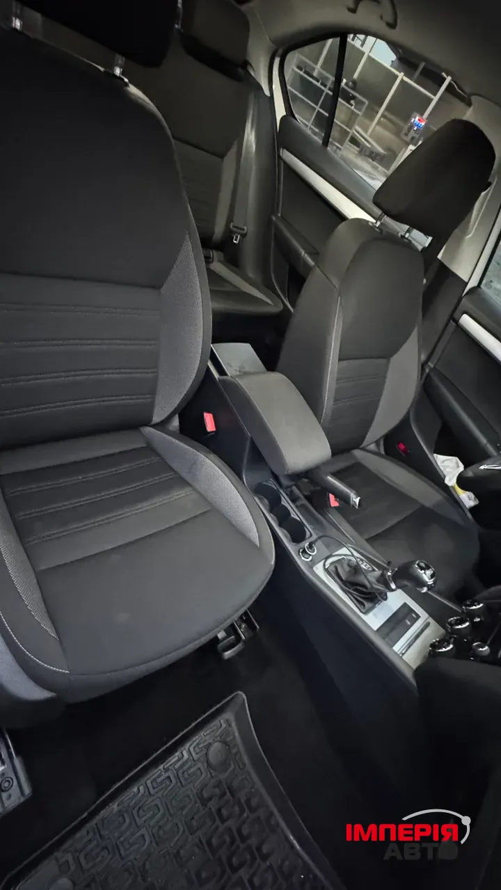 Skoda Octavia - фото 4