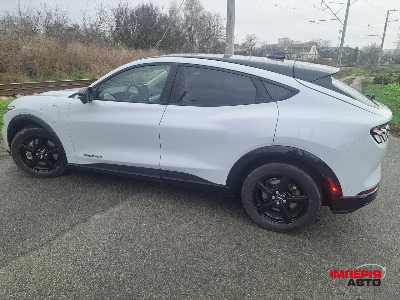 Ford Mustang Mach-E - фото 3