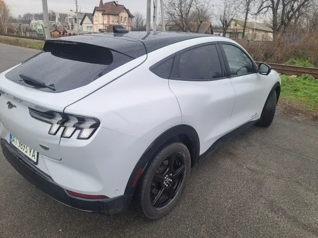 Ford Mustang Mach-E - фото 5