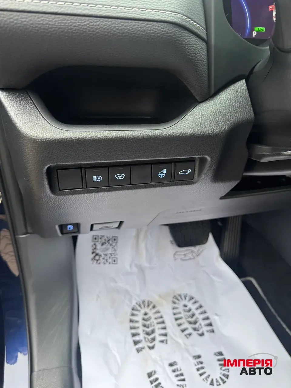 Toyota RAV4 - фото 3