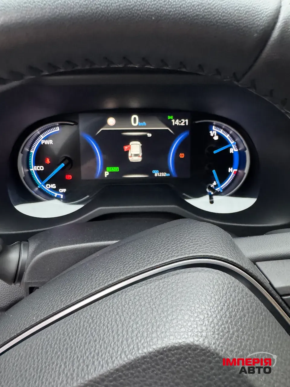 Toyota RAV4 - фото 6