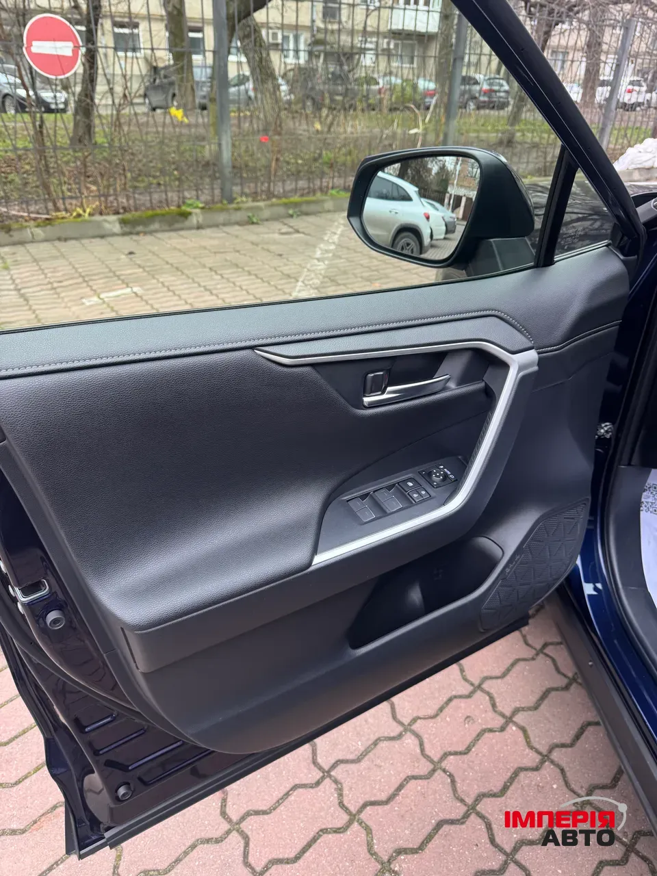 Toyota RAV4 - фото 13