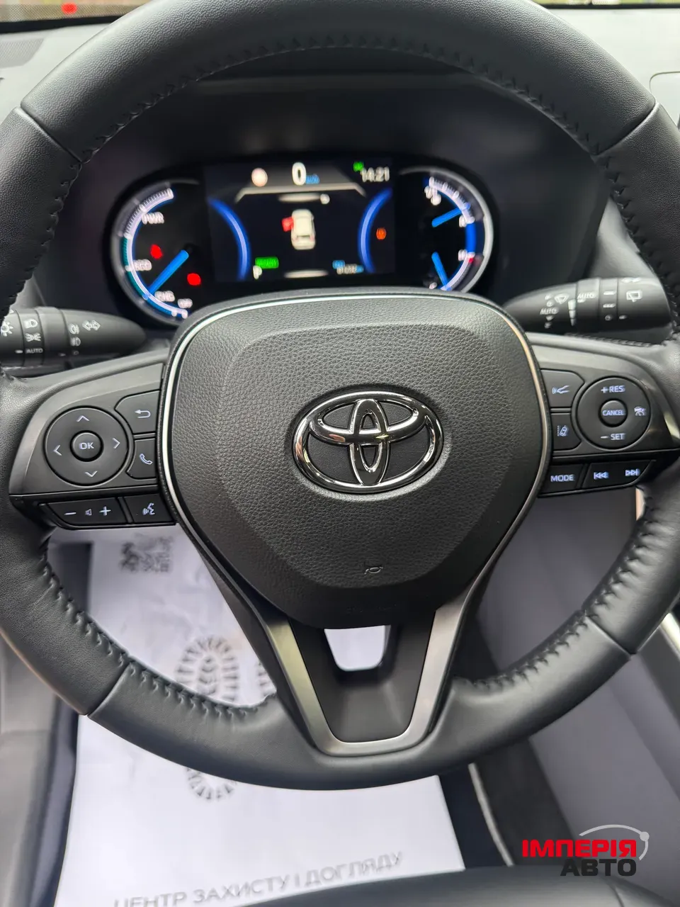 Toyota RAV4 - фото 2