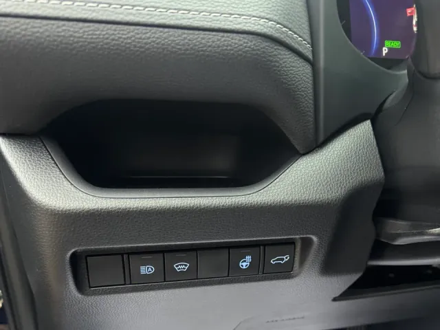 Toyota RAV4 - фото 3