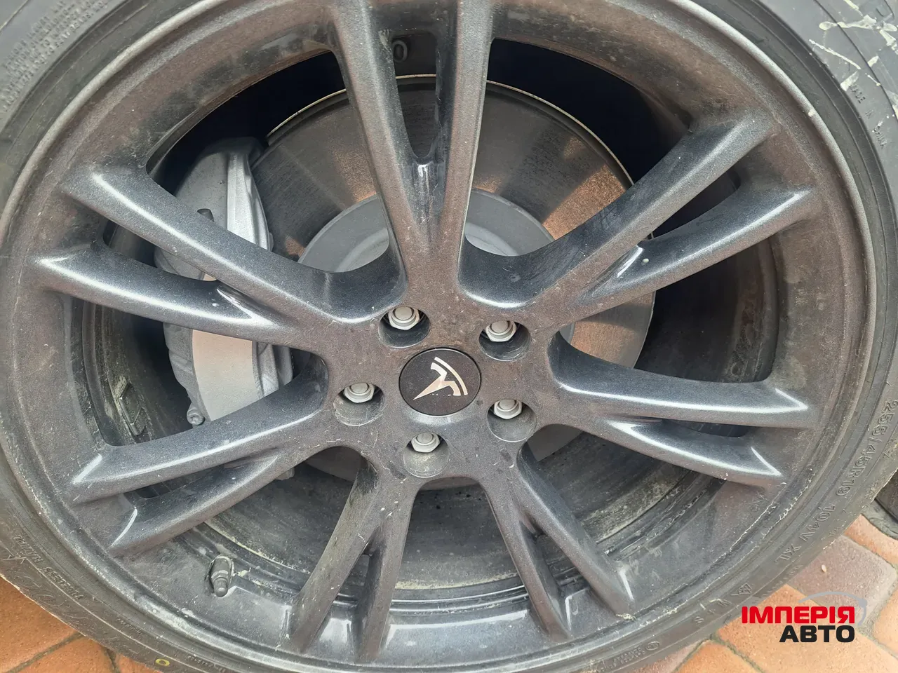 Tesla Model Y - фото 3