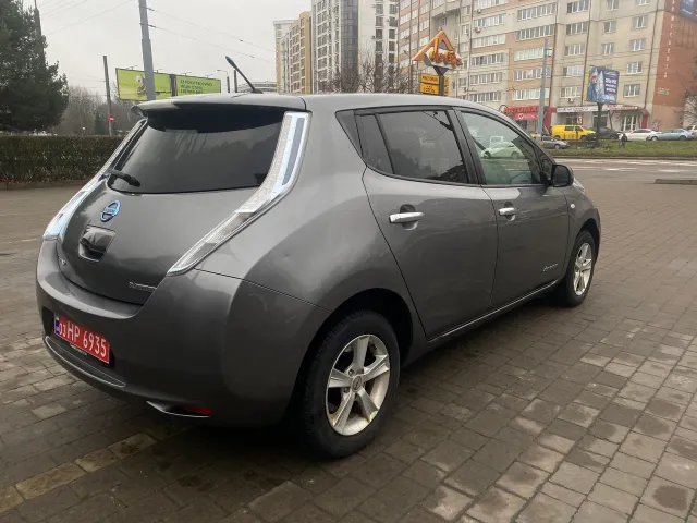 Nissan Leaf - фото 5