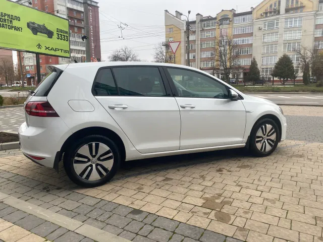 Volkswagen Golf - фото 4