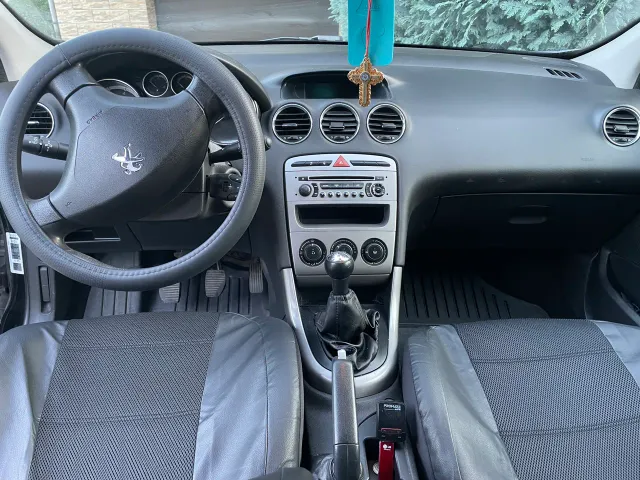 Peugeot 308 - фото 5