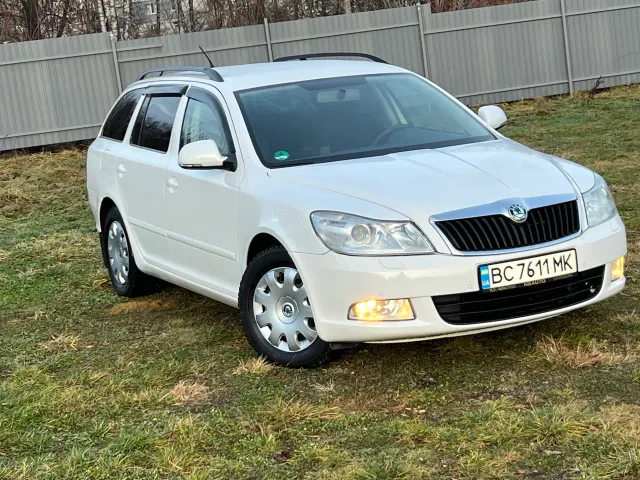 Skoda Octavia - фото 4