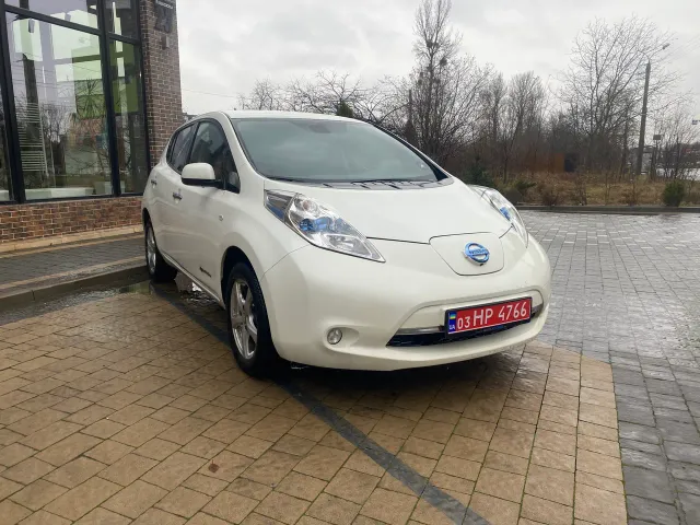 Nissan Leaf - фото 1
