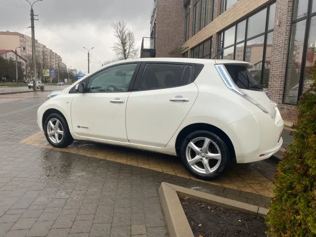 Nissan Leaf - фото 3