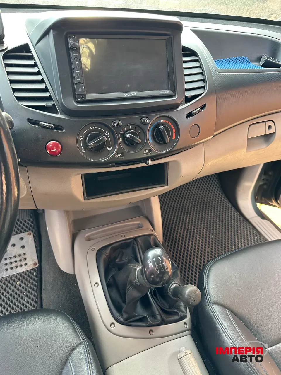 Mitsubishi L200 - фото 9