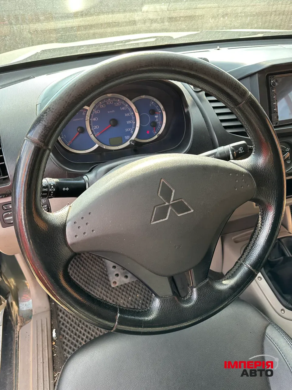 Mitsubishi L200 - фото 10