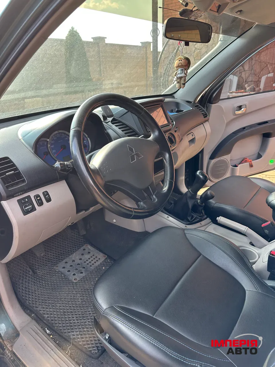 Mitsubishi L200 - фото 11