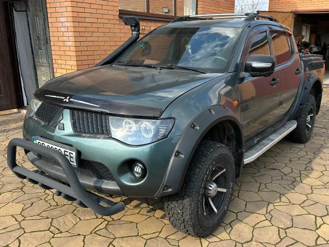 Mitsubishi L200 - фото 4