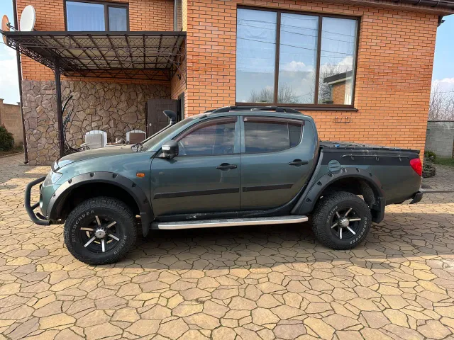 Mitsubishi L200 - фото 5