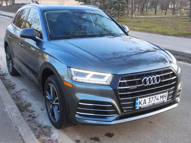 Audi Q5 - фото 1