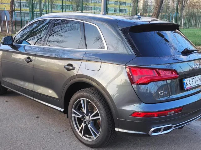 Audi Q5 - фото 3