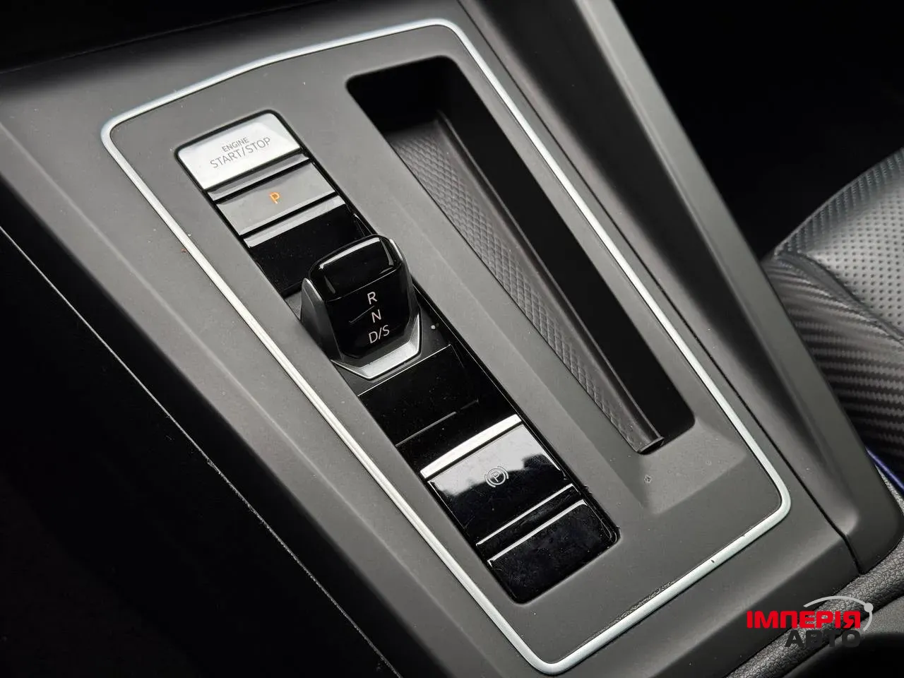 Volkswagen Golf R - фото 7