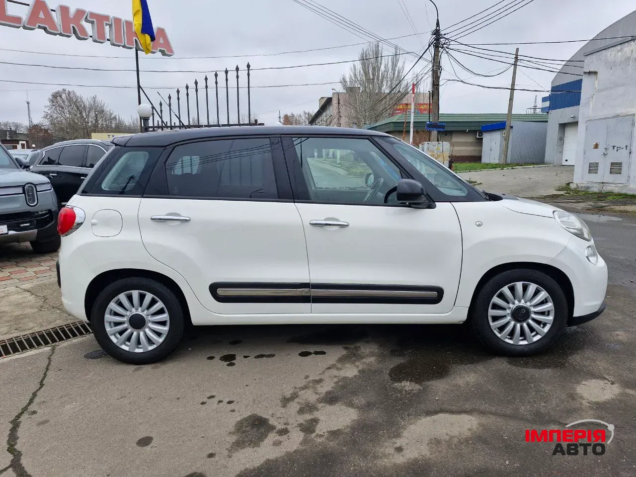 Fiat 500L - фото 2