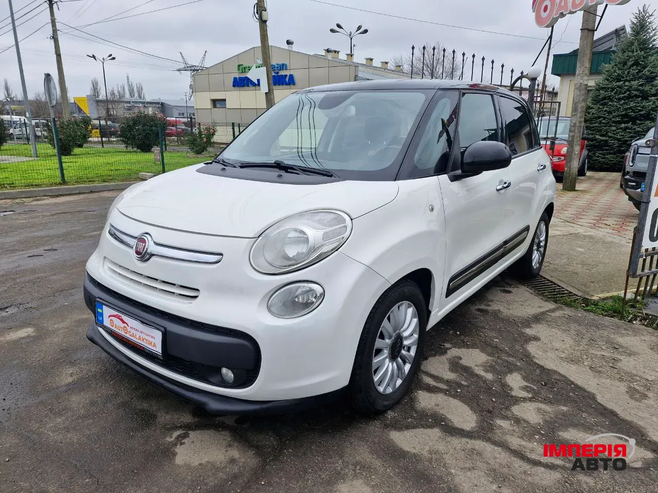 Fiat 500L - фото 1