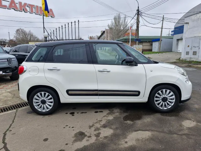Fiat 500L - фото 2
