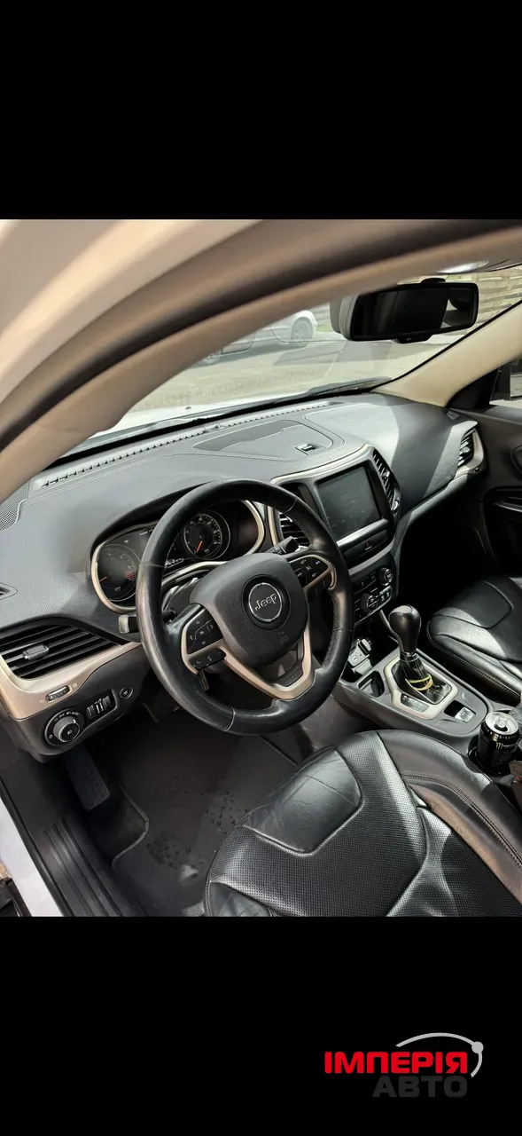 Jeep Cherokee - фото 13