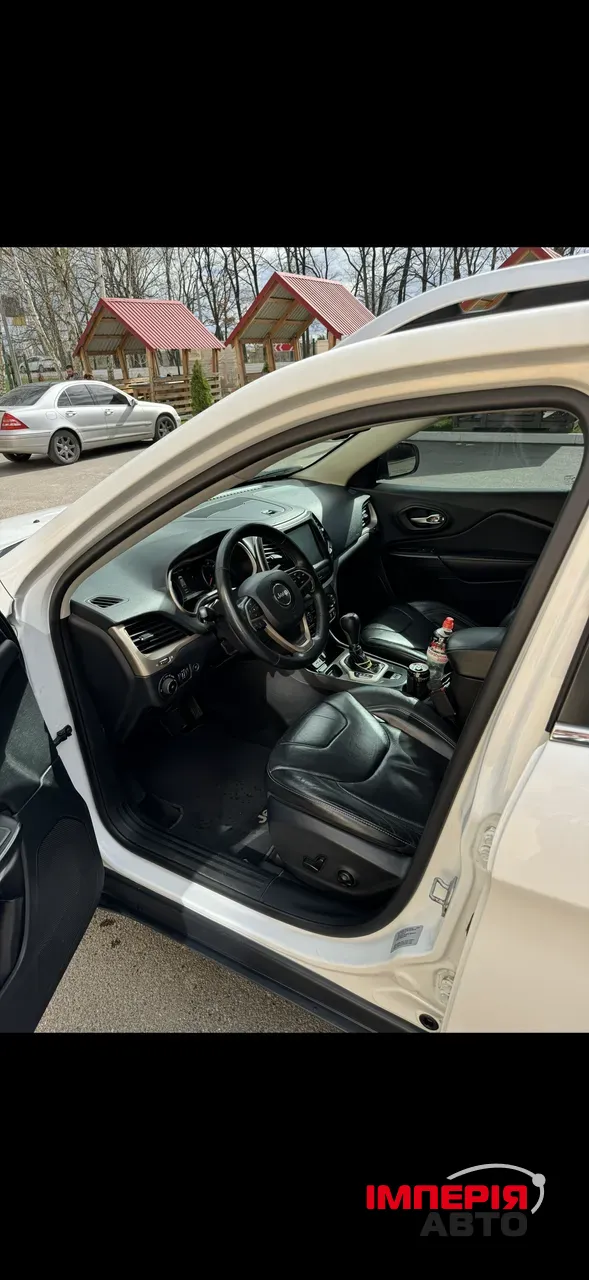 Jeep Cherokee - фото 12