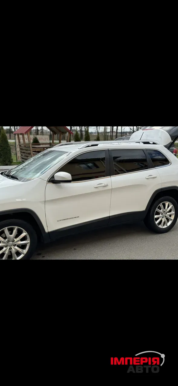 Jeep Cherokee - фото 2