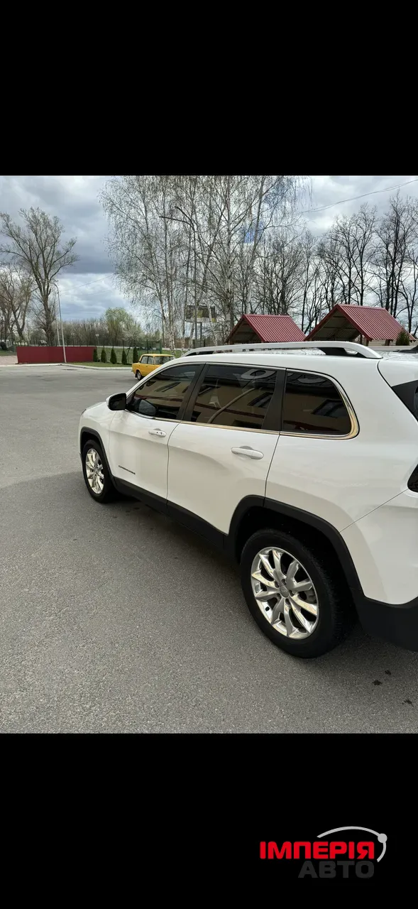 Jeep Cherokee - фото 8