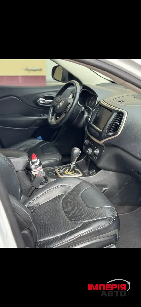 Jeep Cherokee - фото 4