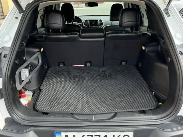 Jeep Cherokee - фото 5