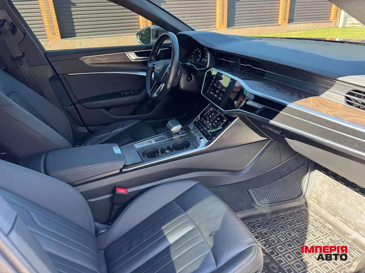 Audi A6 - фото 12