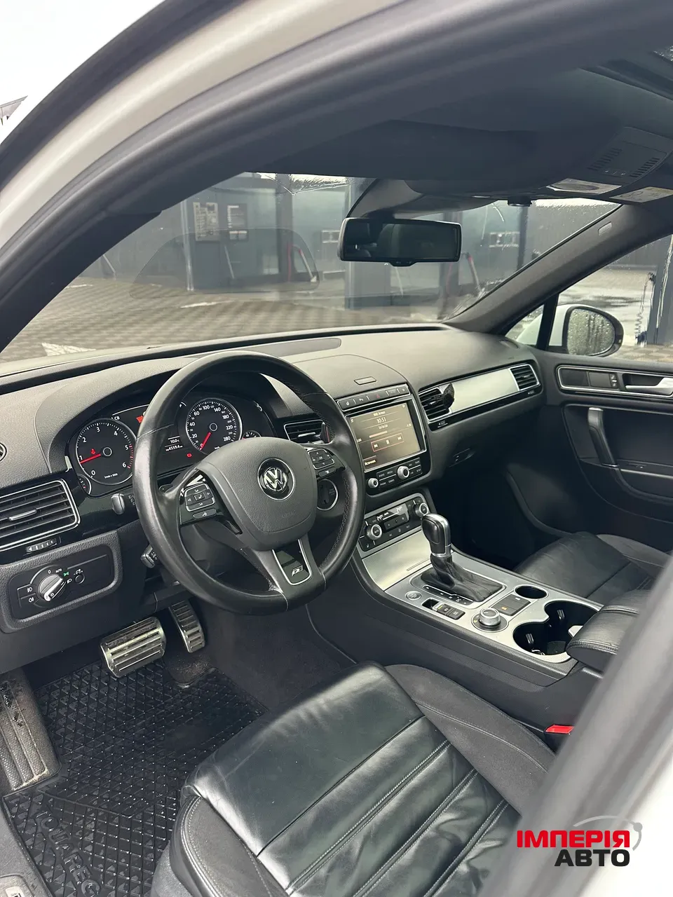 Volkswagen Touareg - фото 5