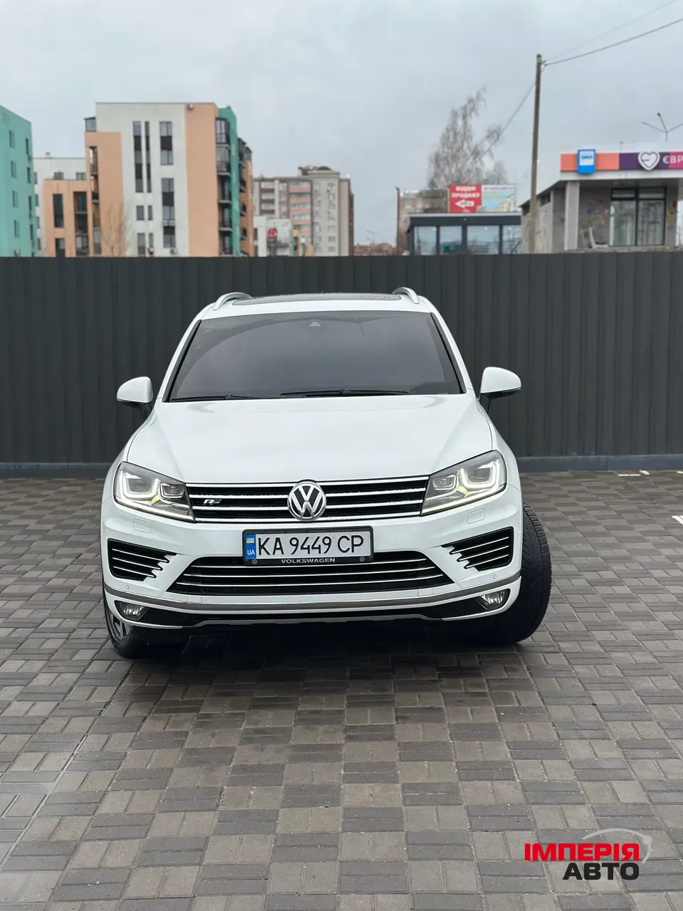 Volkswagen Touareg - фото 1